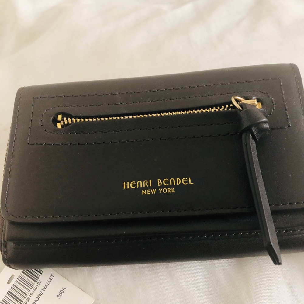 Henri bendel wallet never used